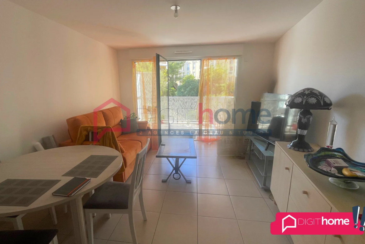 Appartement Type 2 avec terrasse et parking à Hyères 