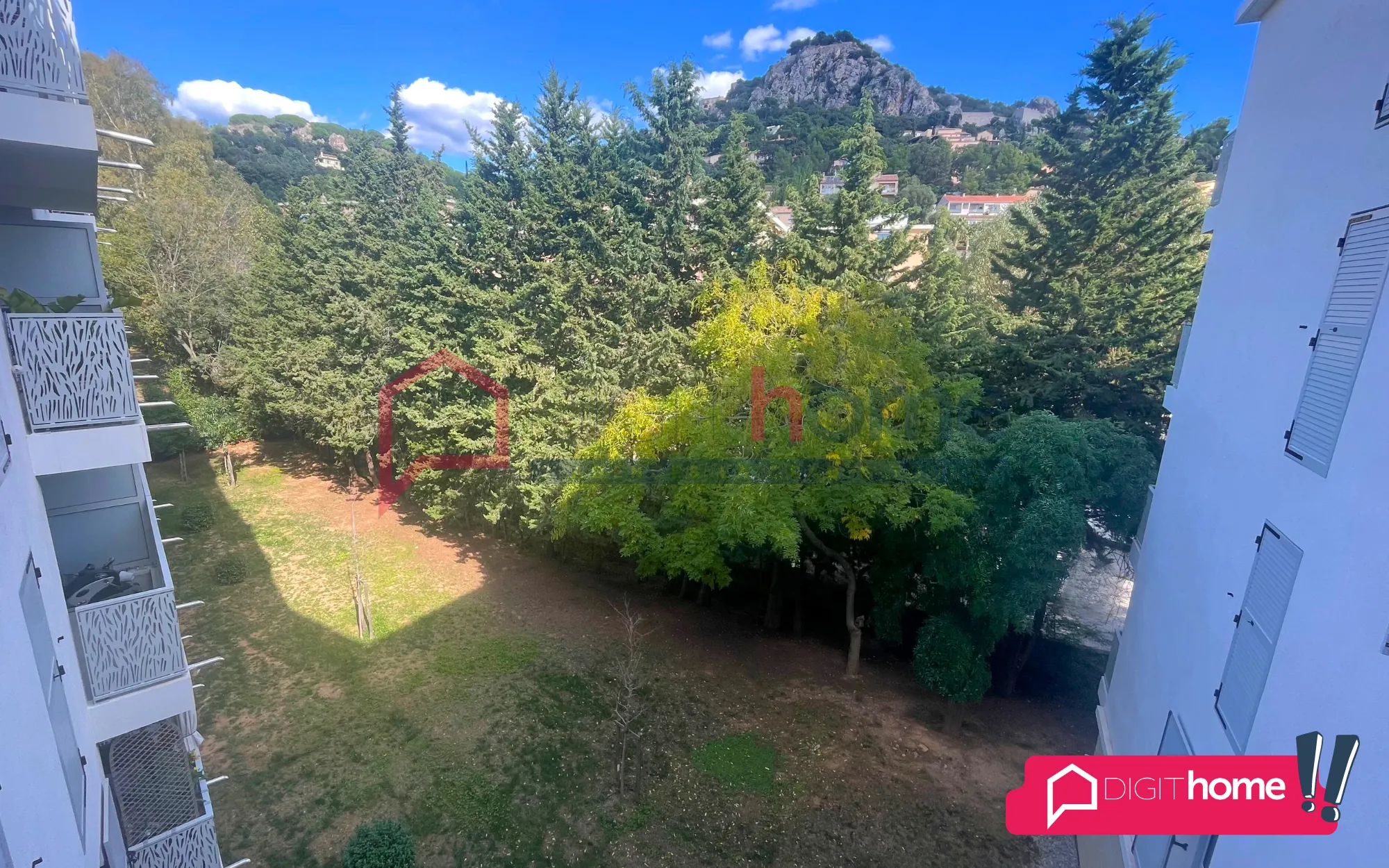 Appartement T2 à Hyères dans une résidence de standing avec terrasse 