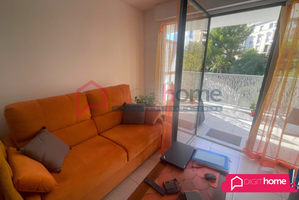 Appartement Type 2 avec terrasse et parking à Hyères 