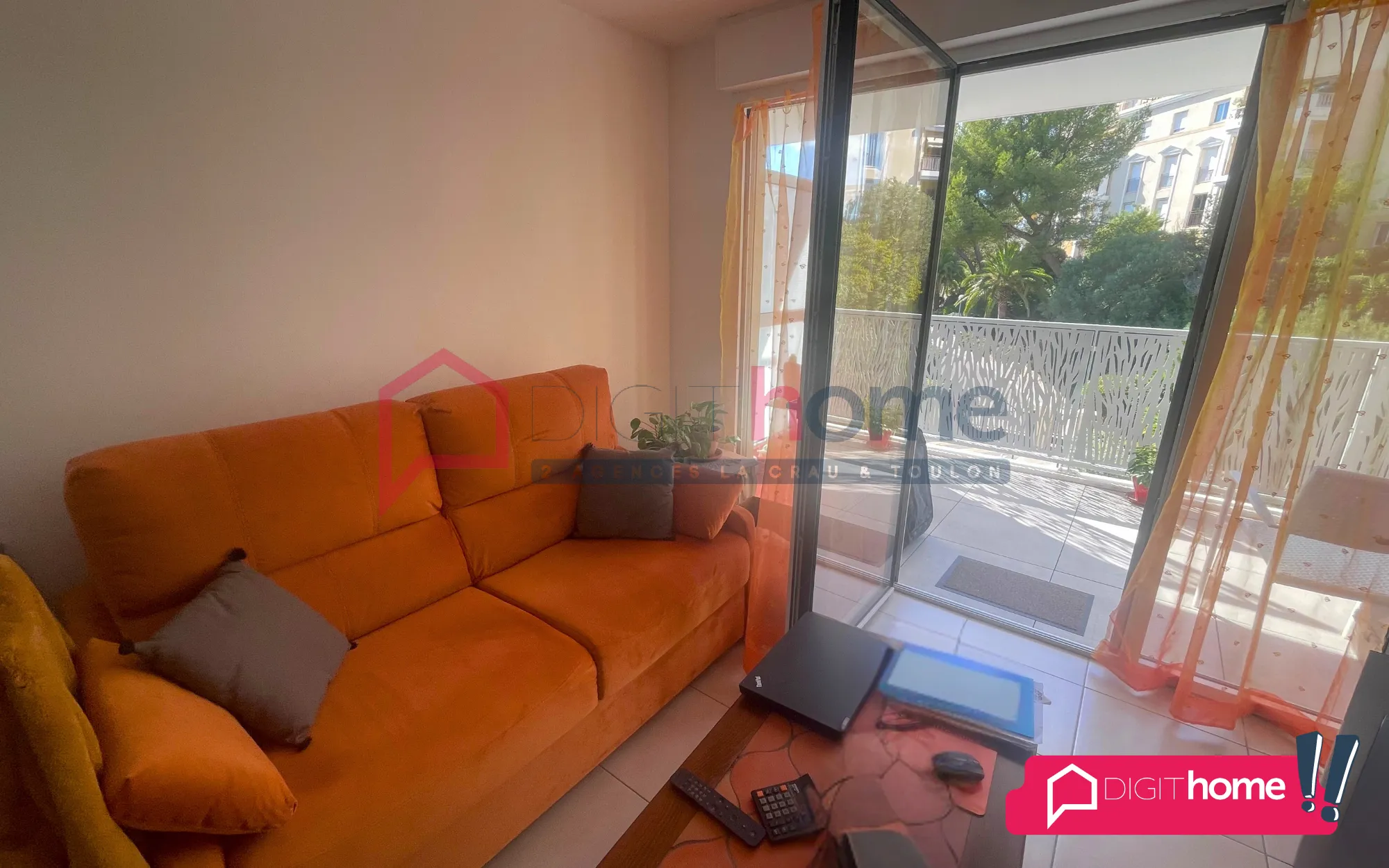 Appartement T2 à Hyères dans une résidence de standing avec terrasse 