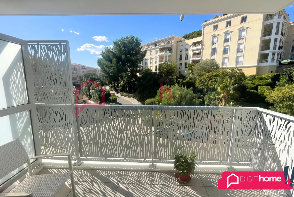 Appartement Type 2 avec terrasse et parking à Hyères 