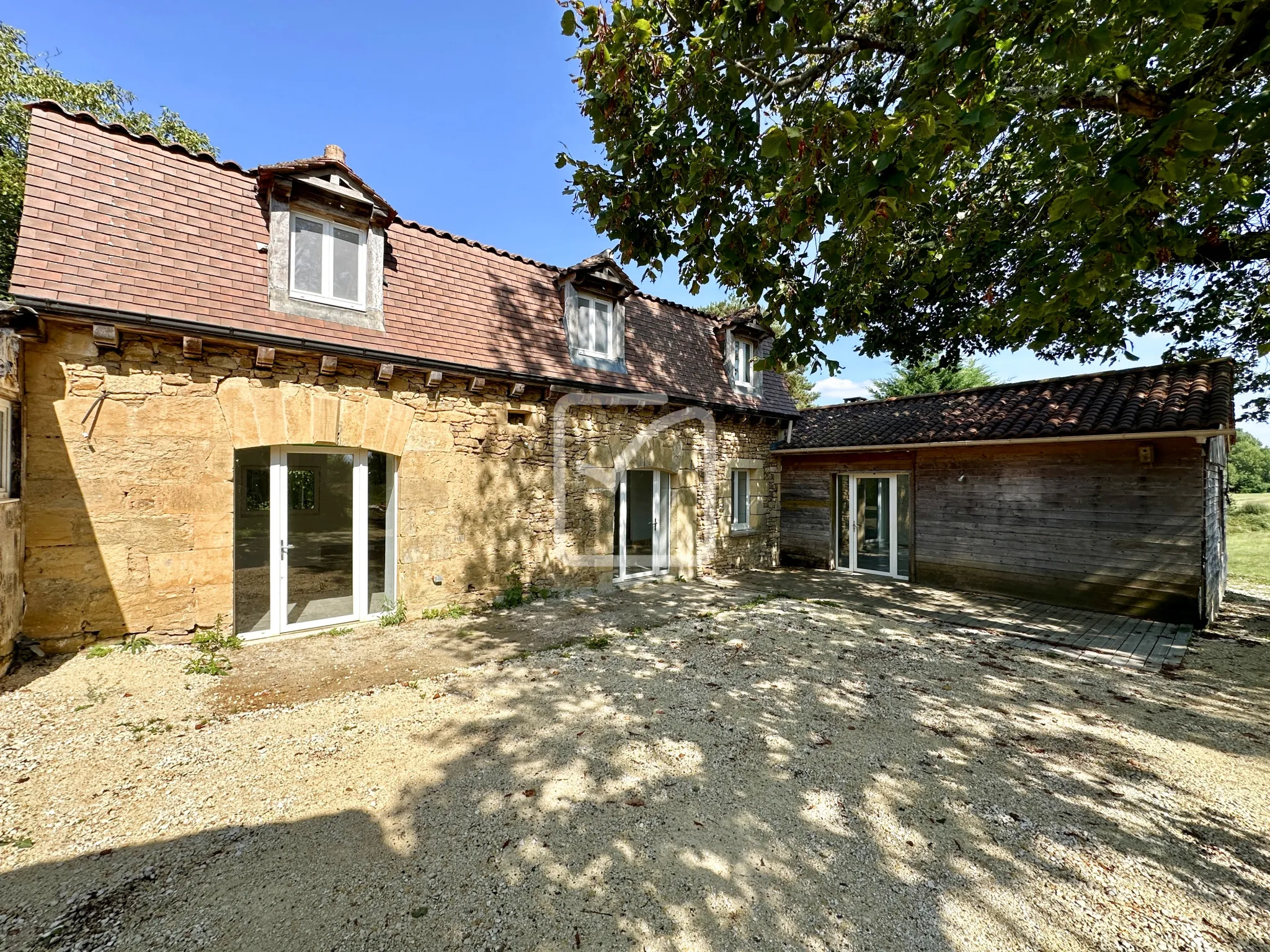 Maison de 133 m² à Saint-André-d'Allas sur 5319 m² 