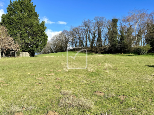 Terrain de 1111 m² à vendre à Sarlat