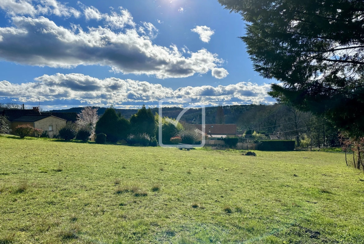 Terrain de 1111 m² à vendre à Sarlat 