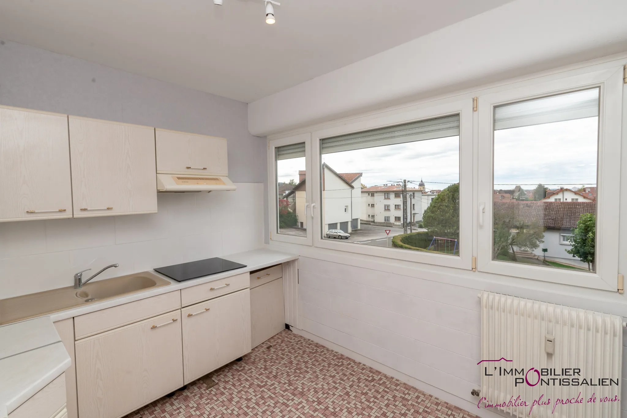 Appartement T3 à vendre à Pontarlier - Proche centre ville - Balcon - Garage - Cave 