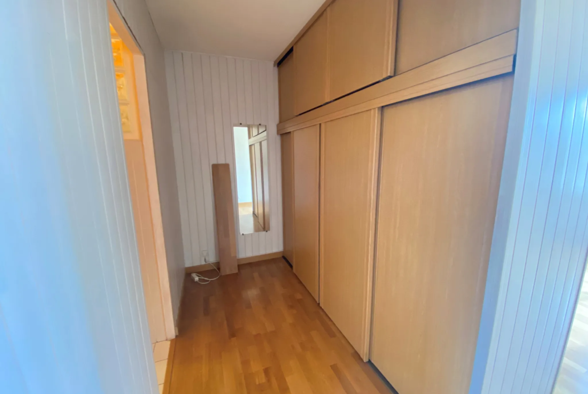 Vente Appartement 2 pièces 64 m² à Viry Châtillon Centre Ville 