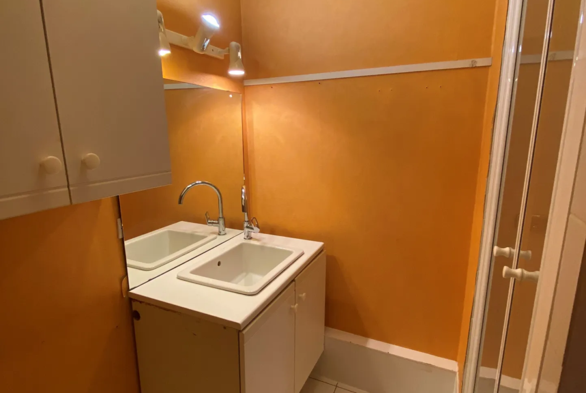 À vendre : Appartement 2 pièces 64 m² à Viry Châtillon centre-ville 