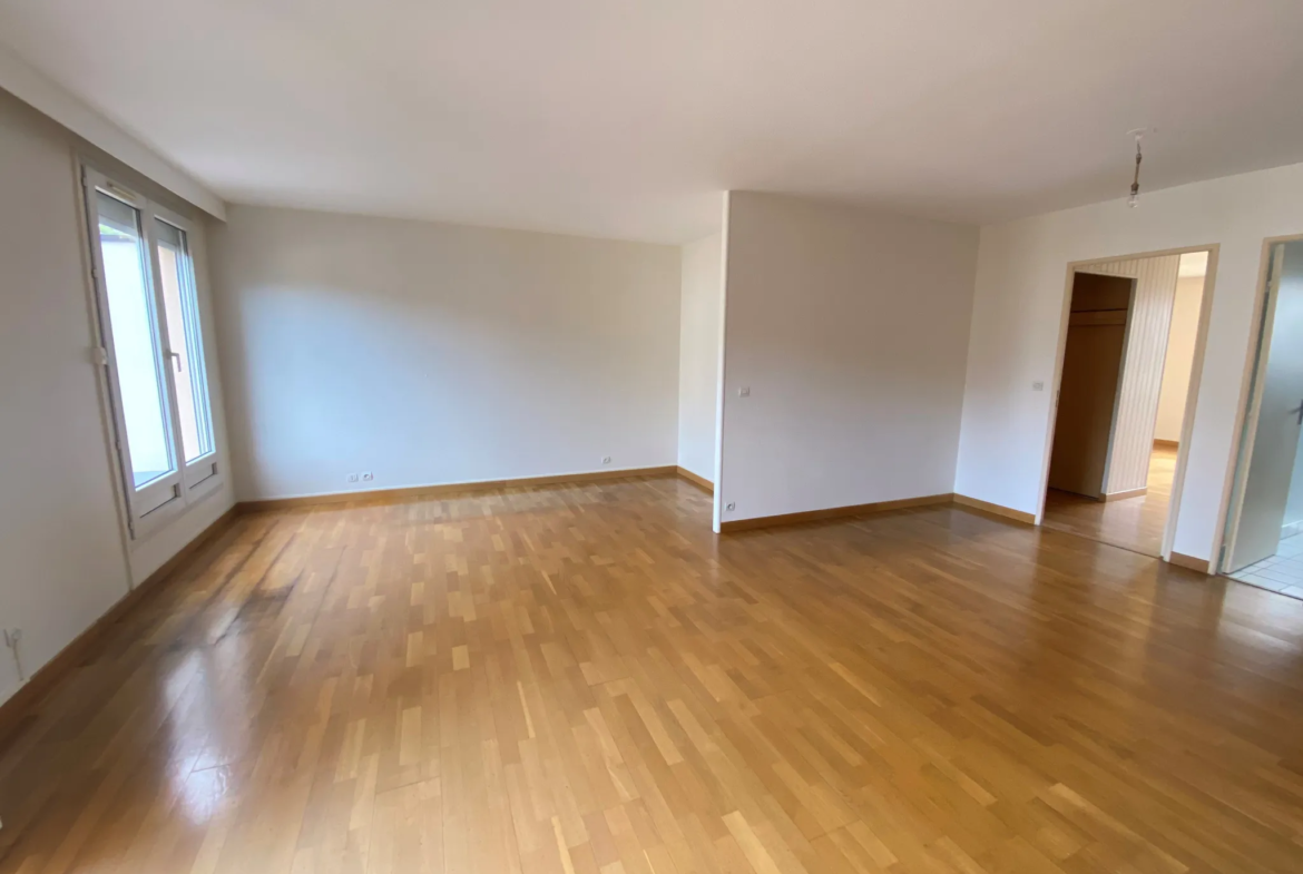 Vente Appartement 2 pièces 64 m² à Viry Châtillon Centre Ville 