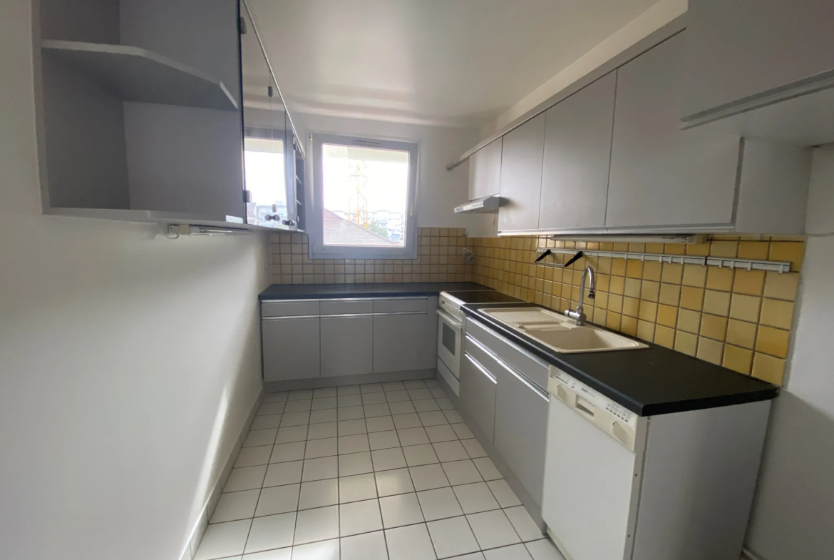 À vendre : Appartement 2 pièces de 64 m² à Viry Châtillon Centre Ville 