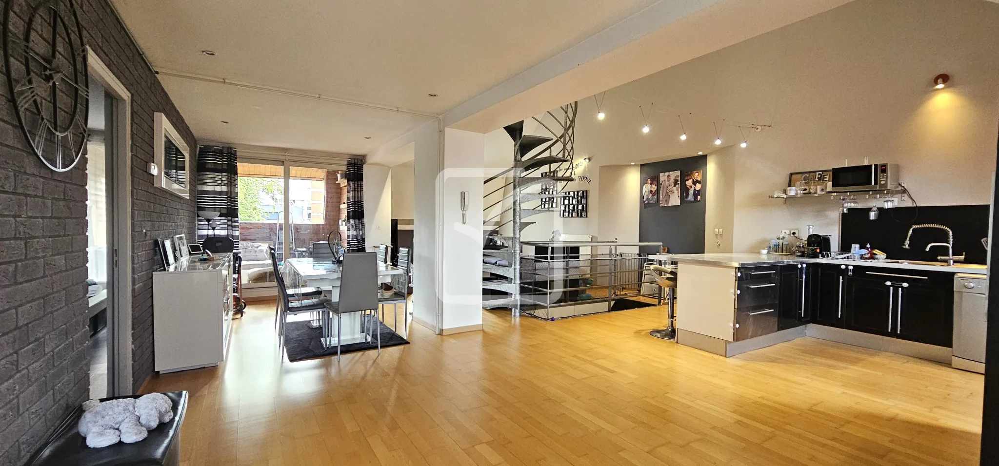 Appartement 5 pièces de 108 m² avec terrasse à Lannoy 