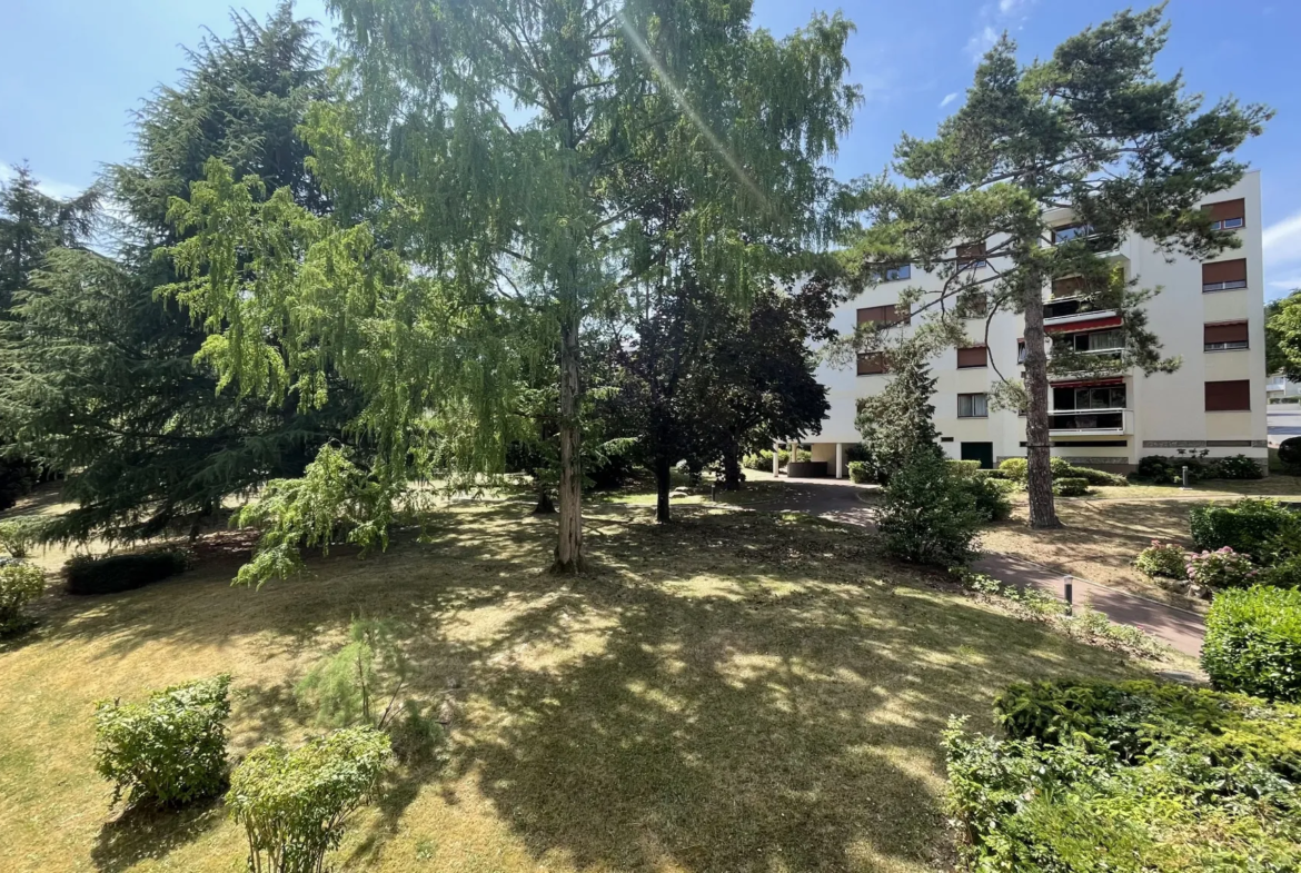 À vendre : Appartement 3 pièces rénové à Palaiseau, proche RER 