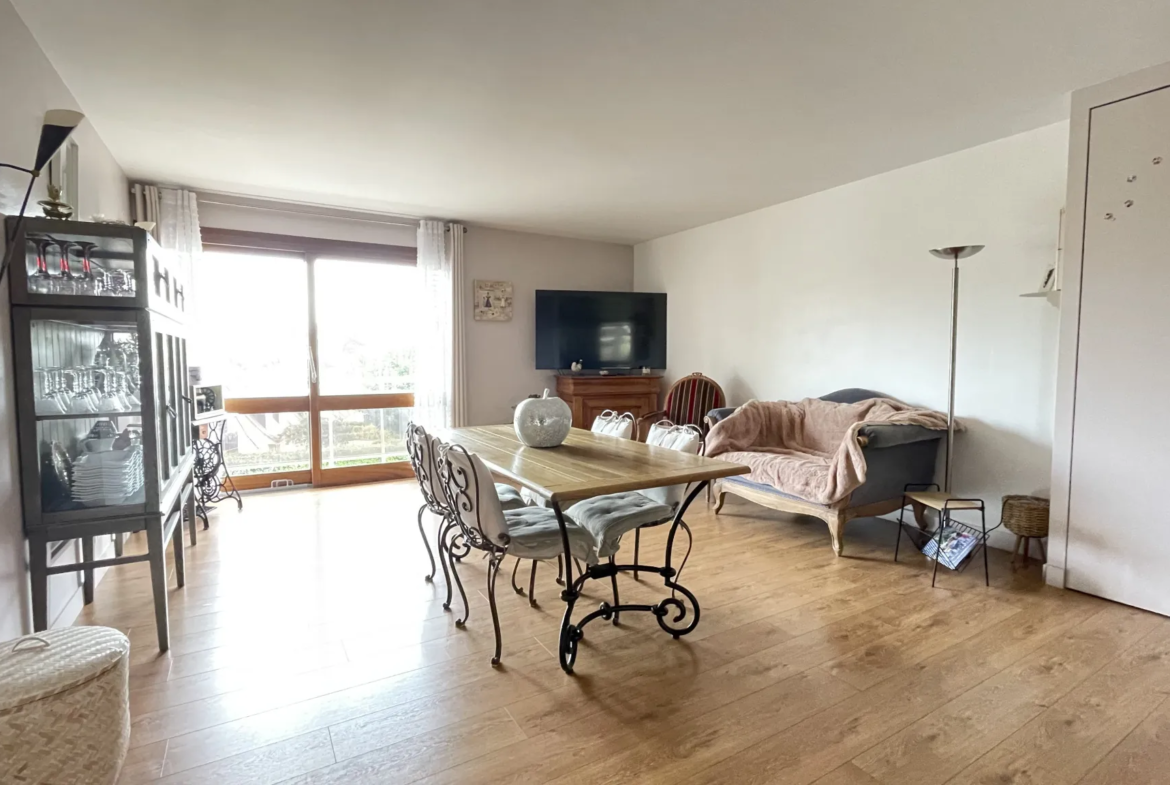 À vendre : Appartement 3 pièces rénové à Palaiseau, proche RER 