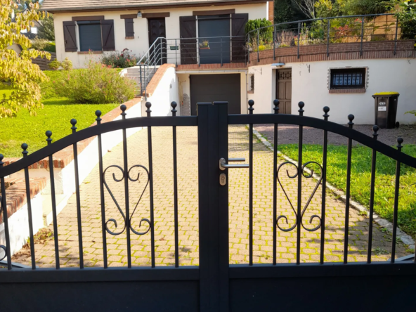 À vendre : Villa spacieuse à Envermeu, 4 chambres, jardin et terrasse