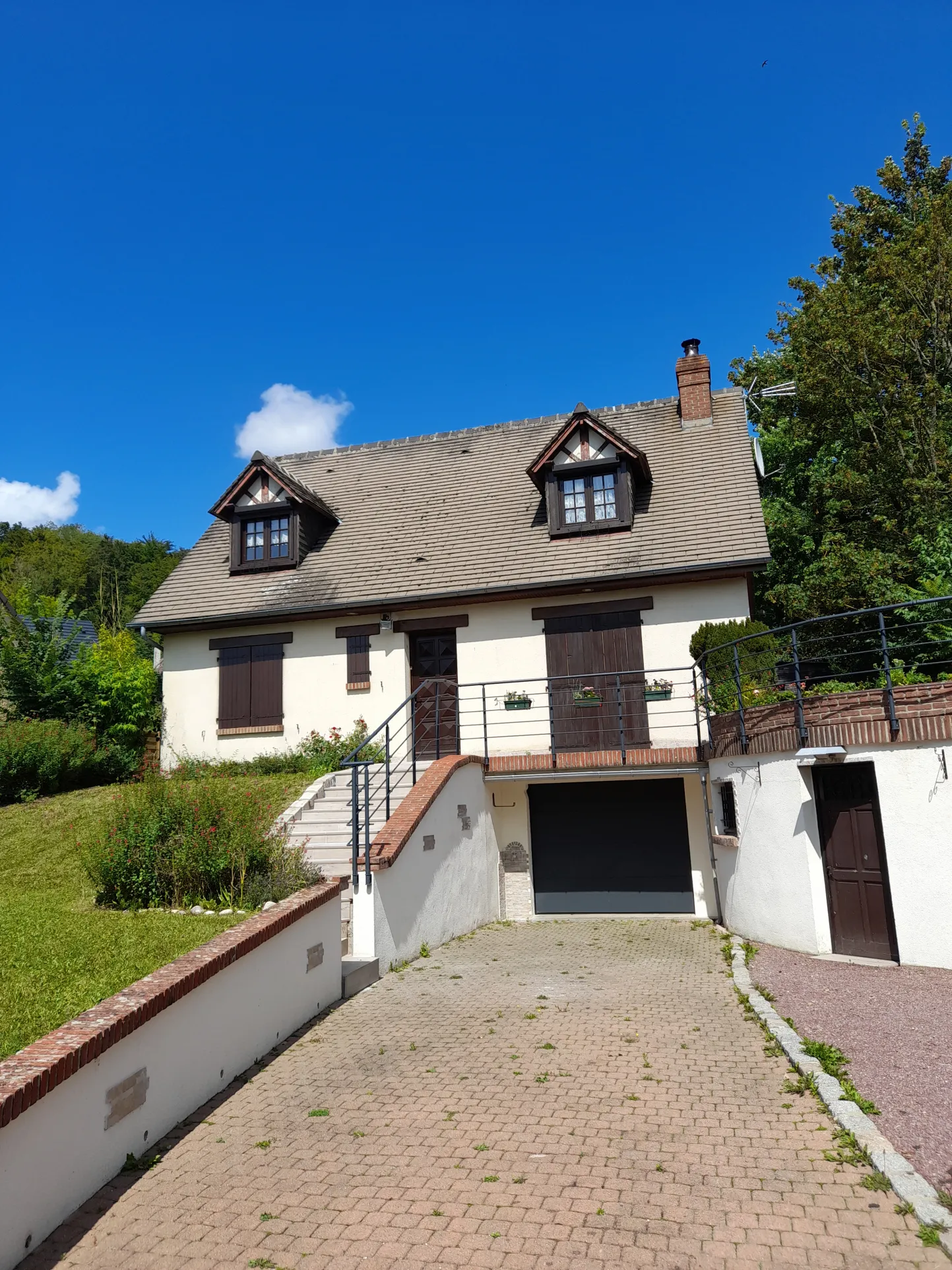 À vendre : Villa spacieuse à Envermeu, 4 chambres, jardin et terrasse 