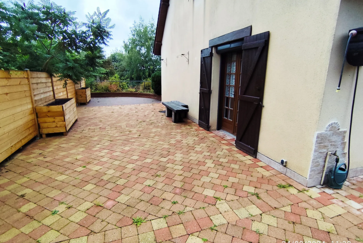 À vendre : Villa spacieuse à Envermeu, 4 chambres, jardin et terrasse 