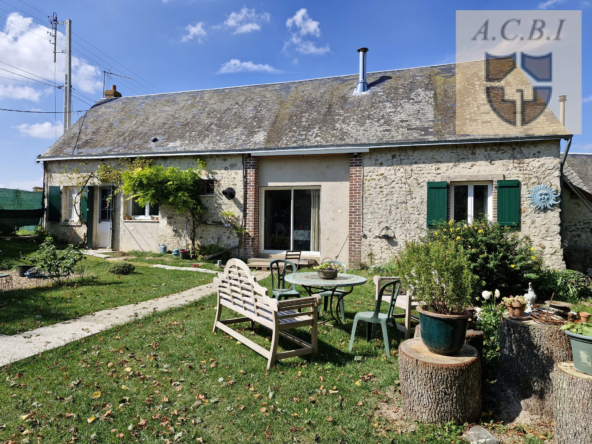 Maison avec dépendance à Vendôme - 3 chambres et terrain de 1800 m²