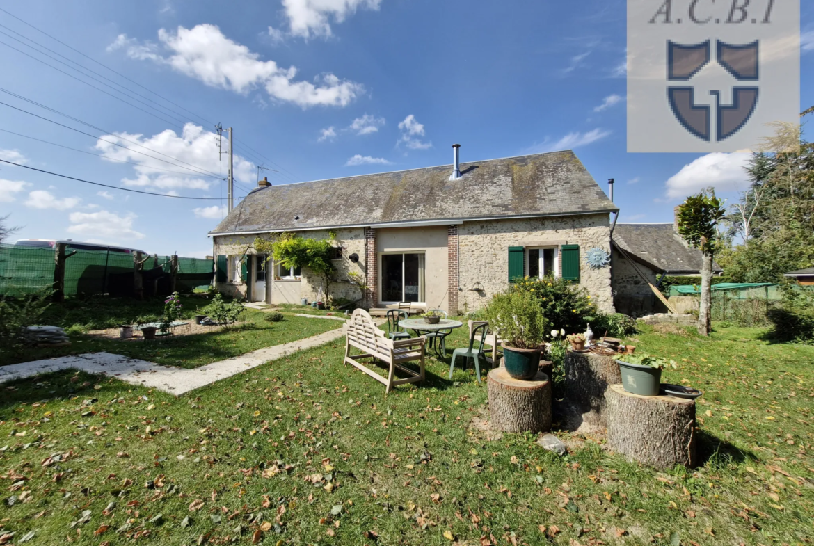 Maison avec dépendance à Vendôme - 3 chambres et terrain de 1800 m² 