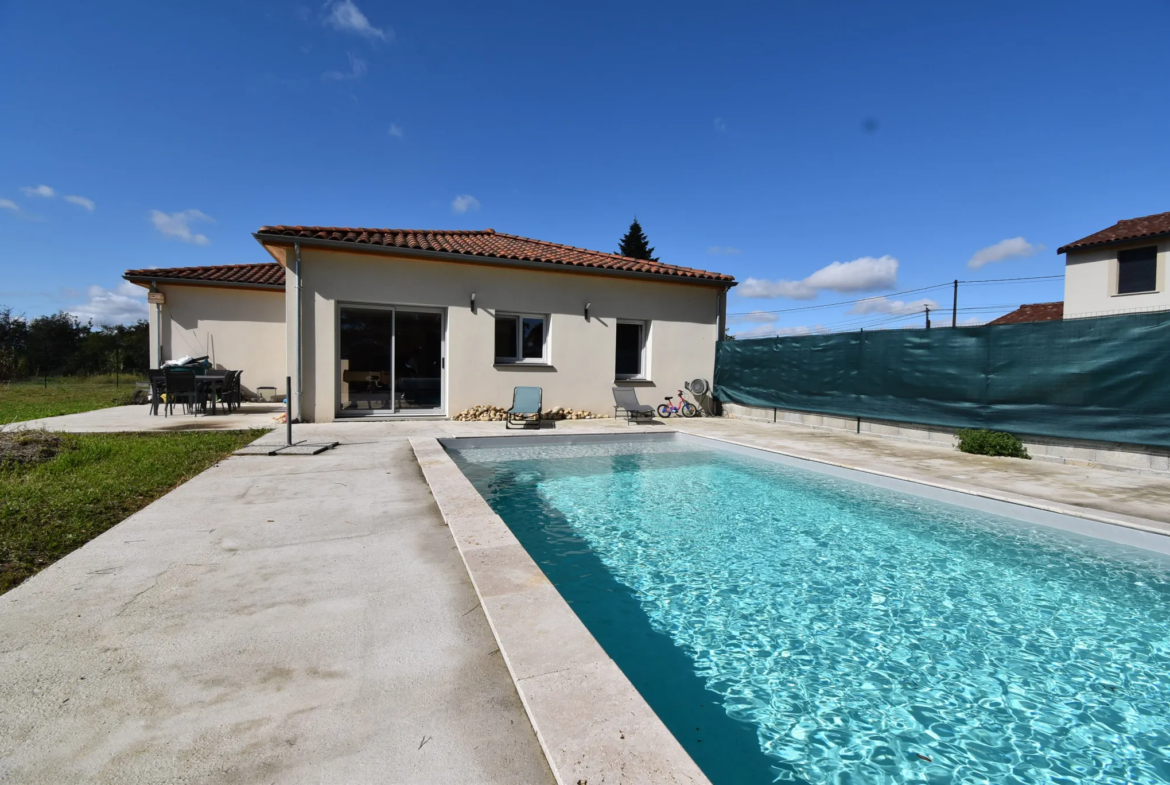 Maison à vendre à Calmont - 5 pièces, 110 m2 avec piscine 