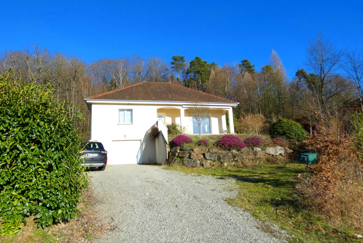 Maison de plain pied avec sous-sol total à Aurillac 