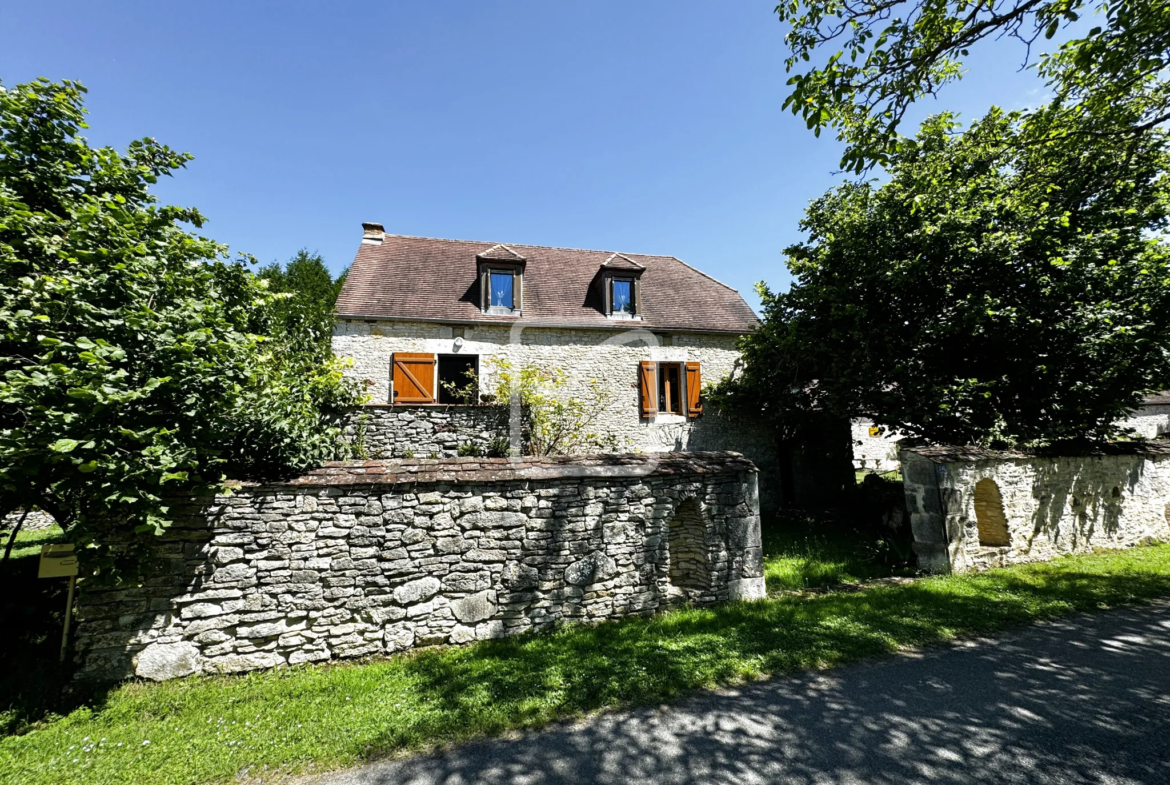 Charmante maison quercynoise à vendre à St Cirq Souillaguet 