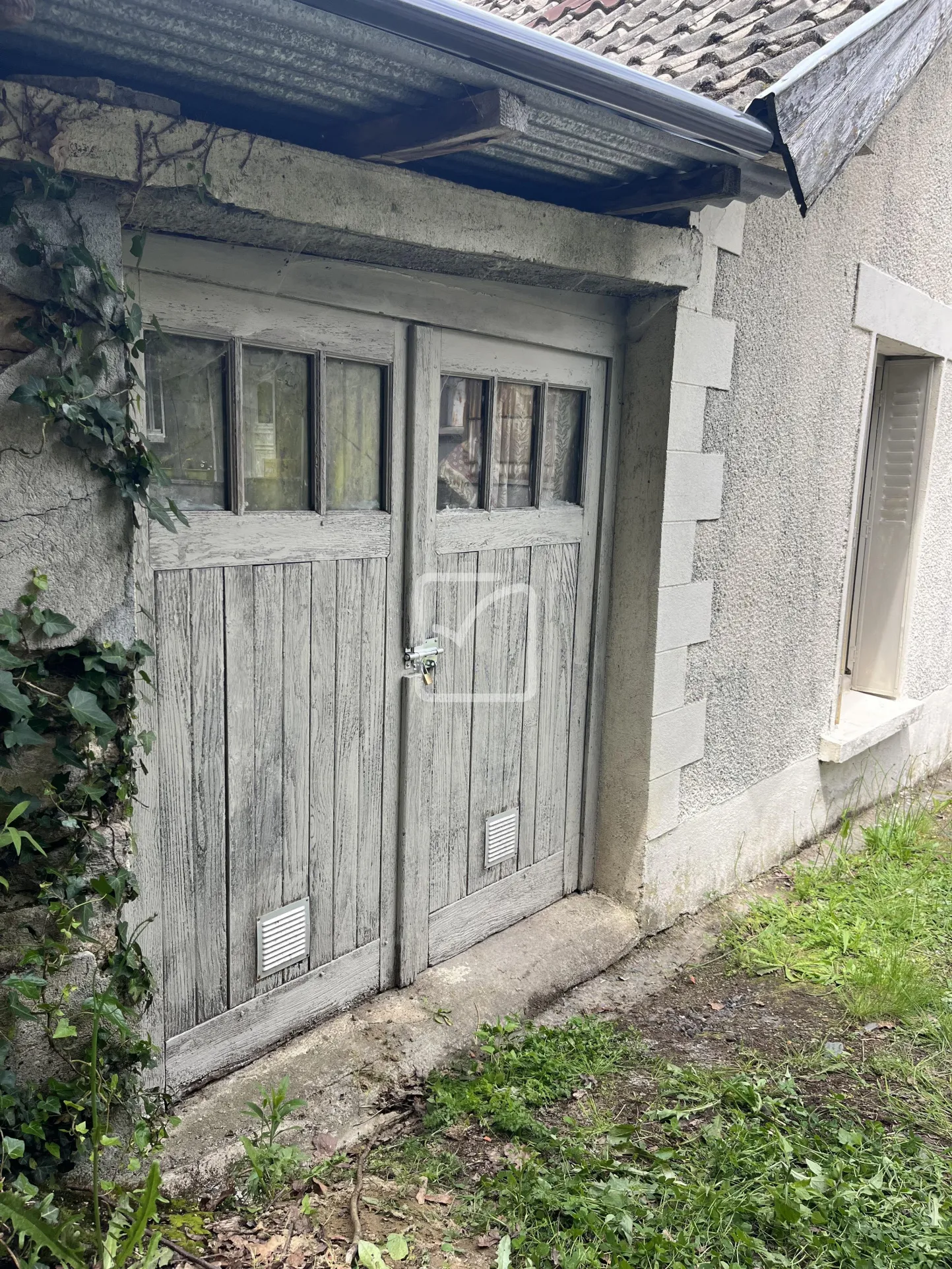 Maison rénovée 3 pièces à Saint Bonnet l'Enfantier avec jardin 