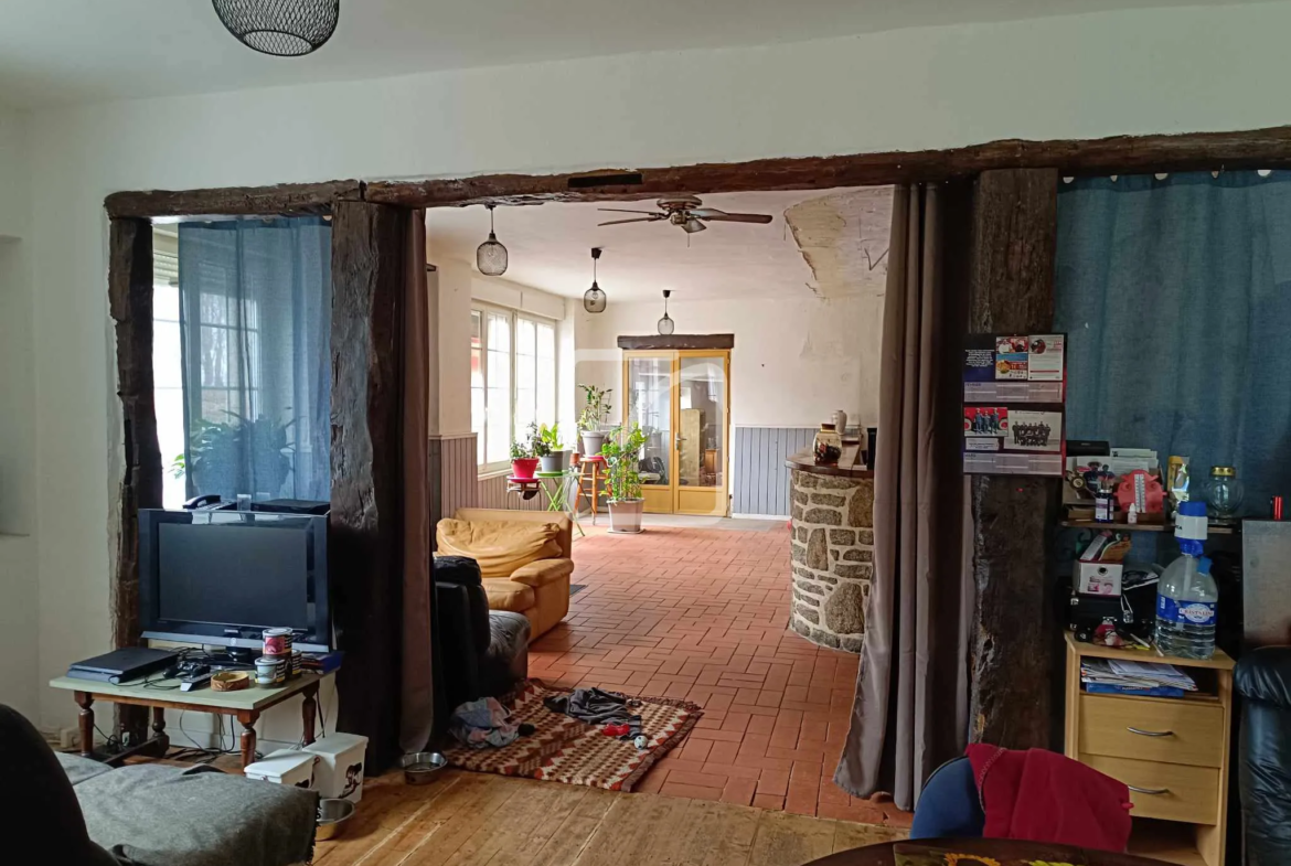 Maison spacieuse de 323 m² à vendre à Mohon 