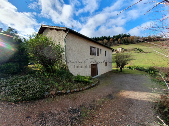 Villa à Amplepuis, proche du centre-ville et de la gare SNCF