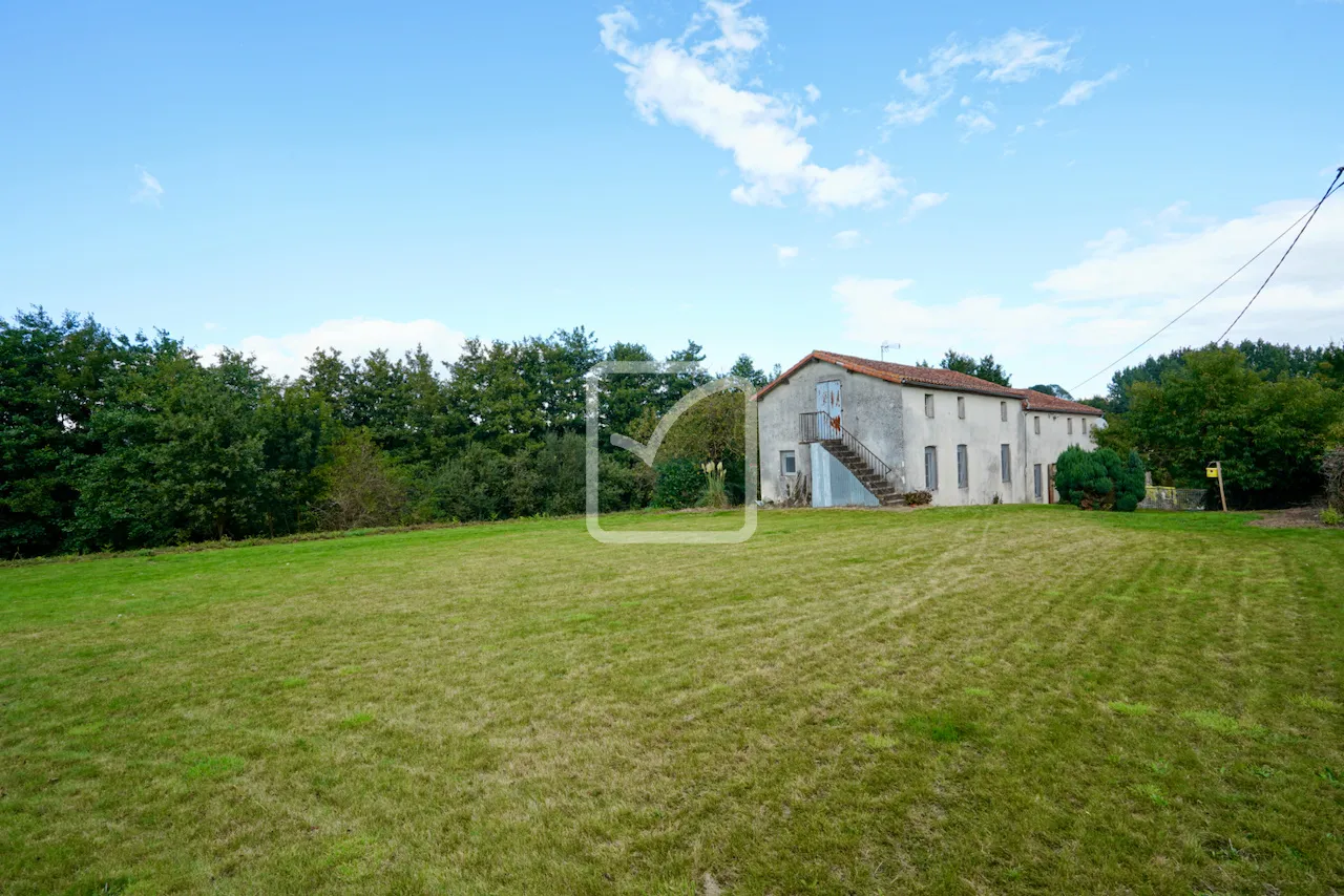 Fermette avec 3 chambres à vendre près de Courlay 