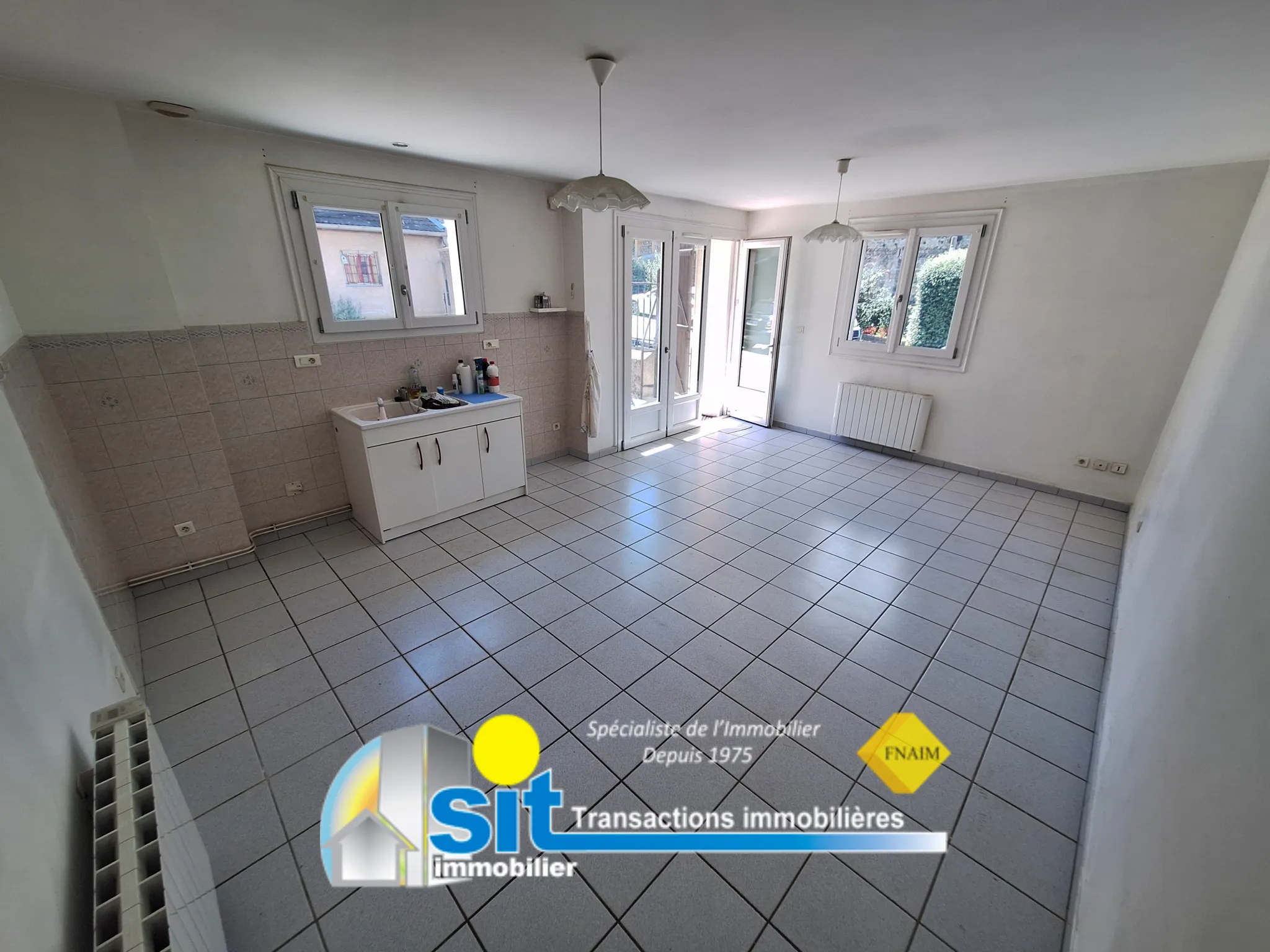 Appartement T3 à vendre à Auberives-sur-Vareze - 58 m² avec garage 