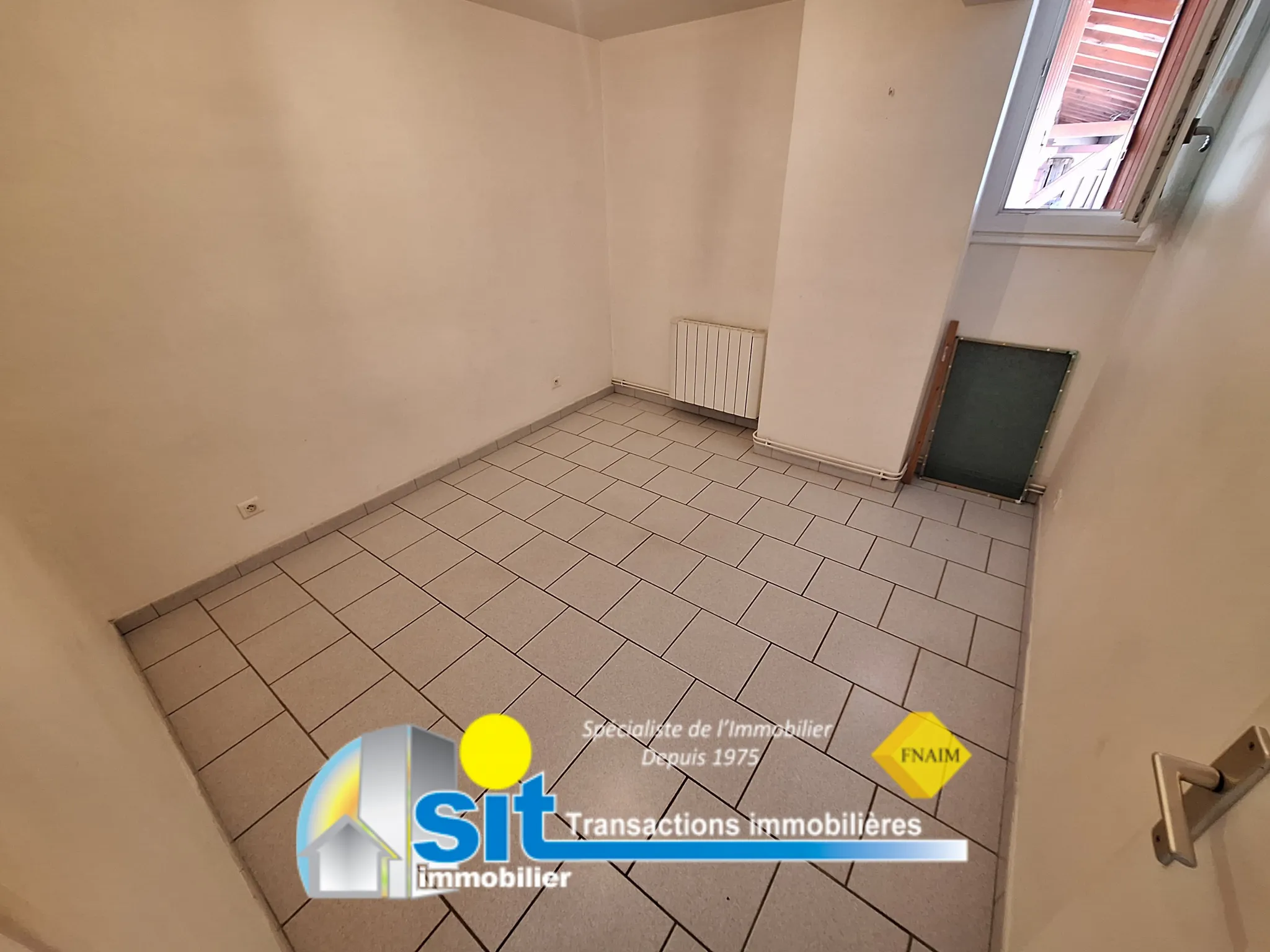 Appartement T3 à vendre à Auberives-sur-Vareze - 58 m² avec garage 