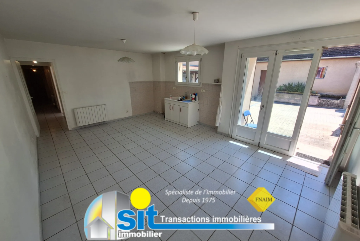 Appartement T3 à vendre à Auberives-sur-Vareze - 58 m² avec garage 