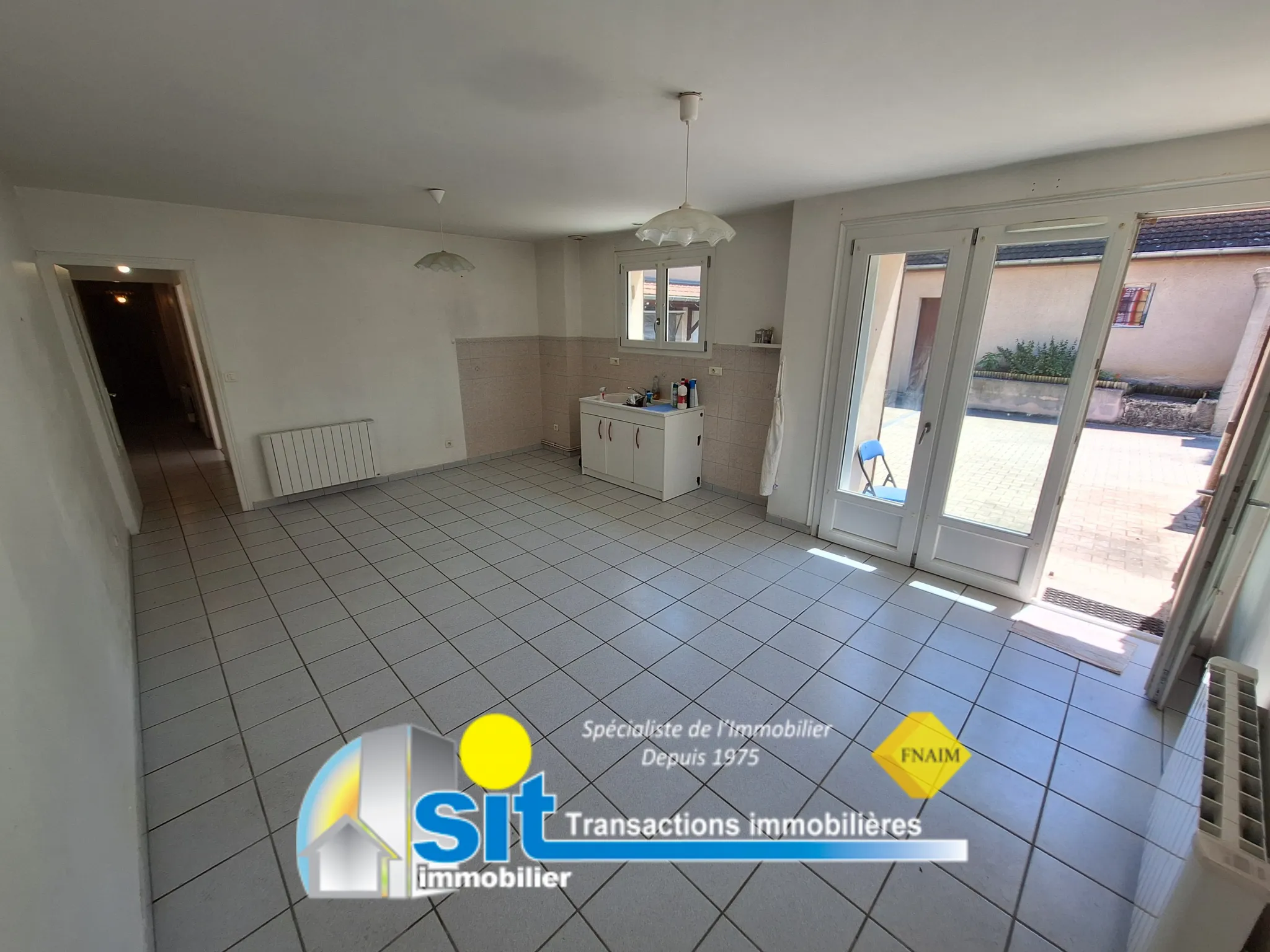 Appartement T3 à vendre à Auberives-sur-Vareze - 58 m² avec garage 