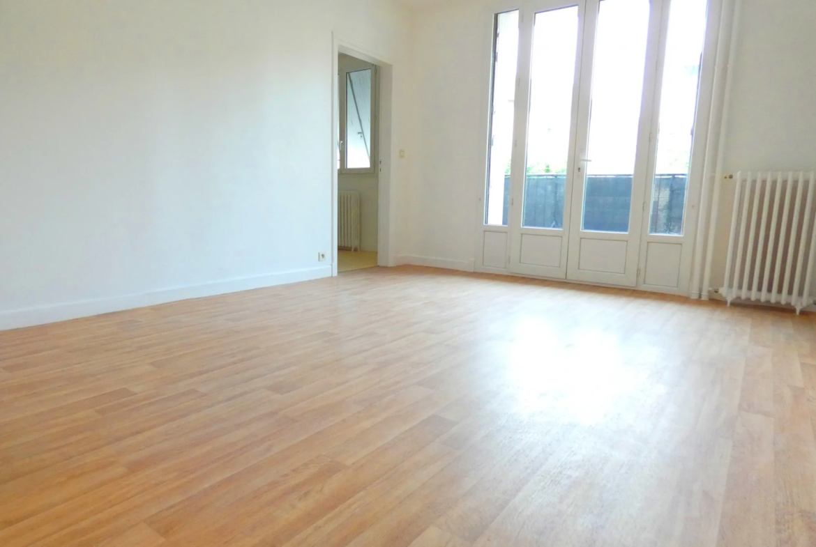 À vendre : Appartement T4 avec Ascenseur et Balcon à Aurillac 