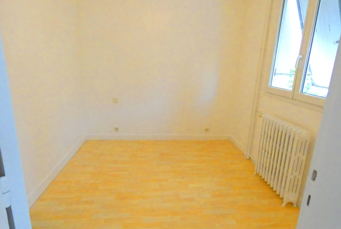 À vendre : Appartement T4 avec Ascenseur et Balcon à Aurillac 