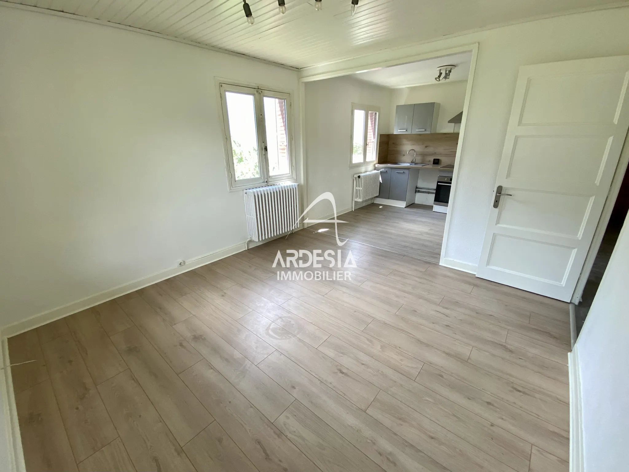 À vendre : Appartement T3 avec garage et jardin à Saint-Julien-Mont-Denis 