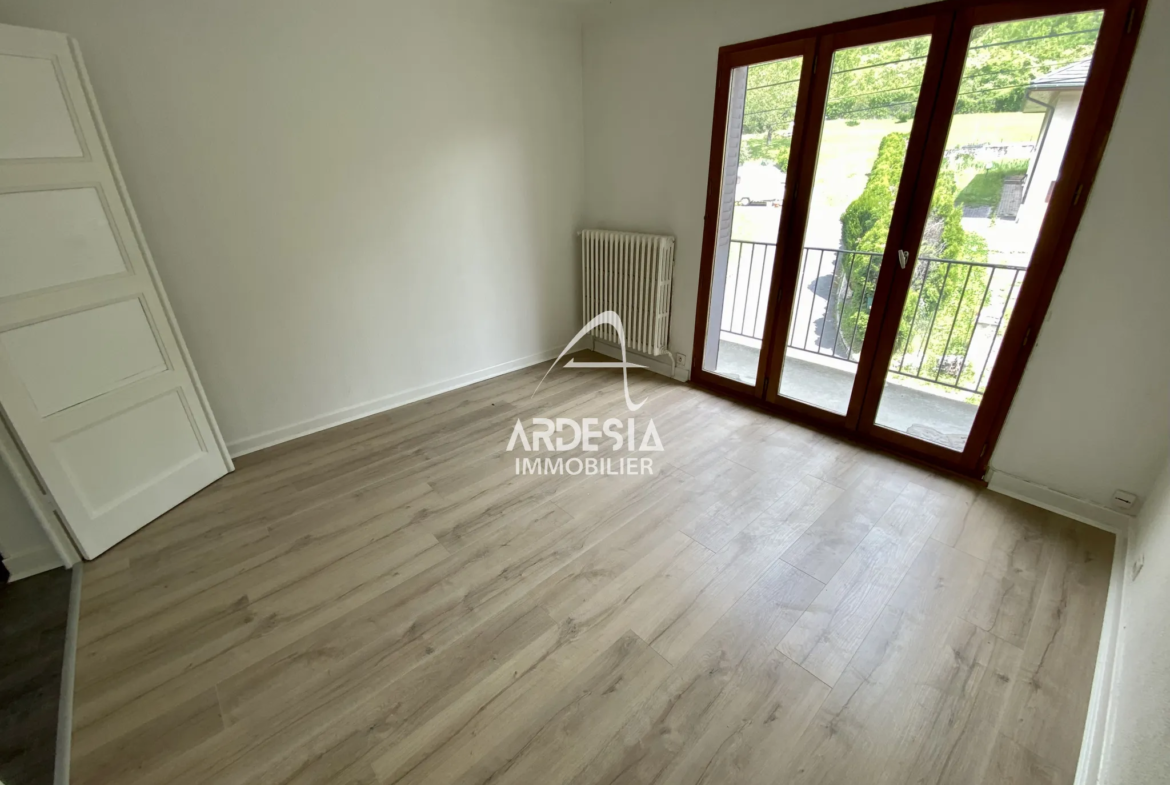 À vendre : Appartement T3 avec garage et jardin à Saint-Julien-Mont-Denis 