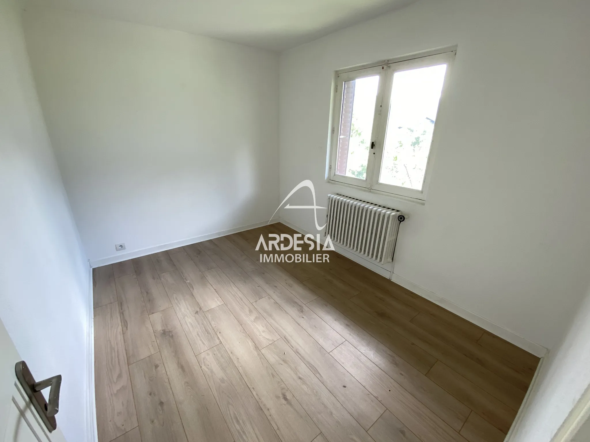 À vendre : Appartement T3 avec garage et jardin à Saint-Julien-Mont-Denis 