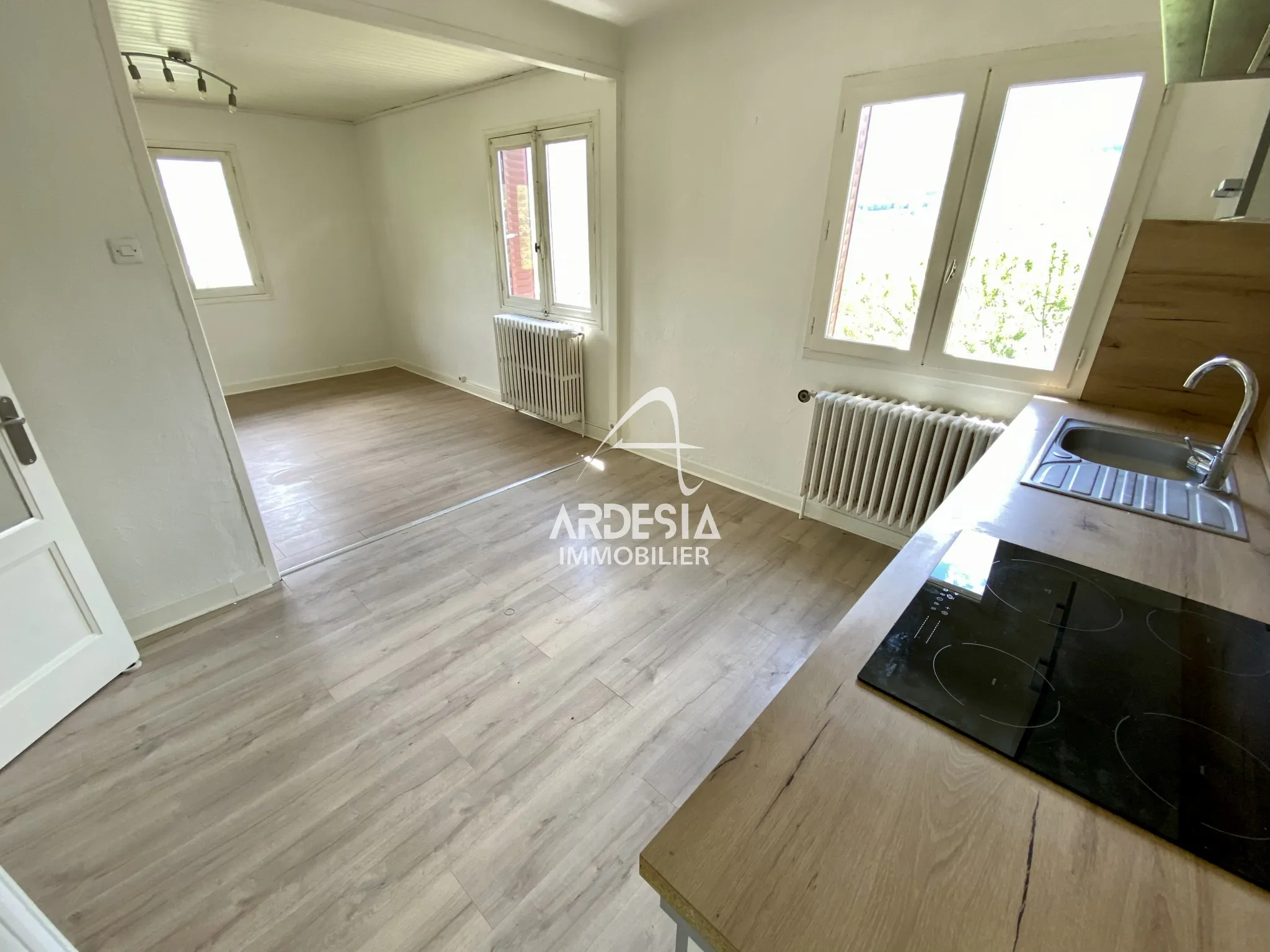 À vendre : Appartement T3 avec garage et jardin à Saint-Julien-Mont-Denis 