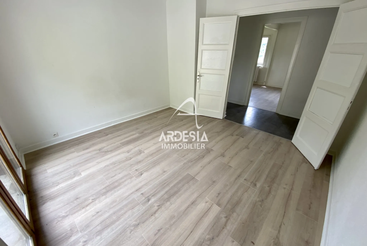 À vendre : Appartement T3 avec garage et jardin à Saint-Julien-Mont-Denis 