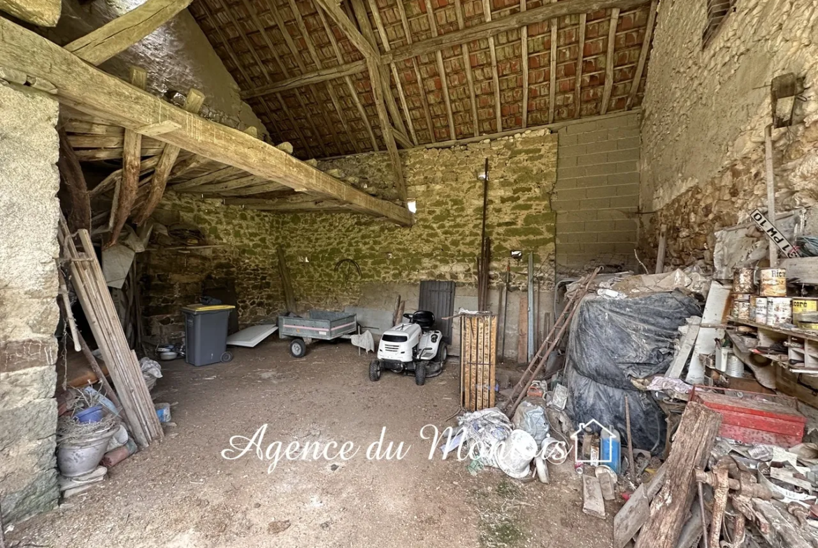 Maison à rénover à Nogent sur Seine - 2 chambres, 881m² de terrain 