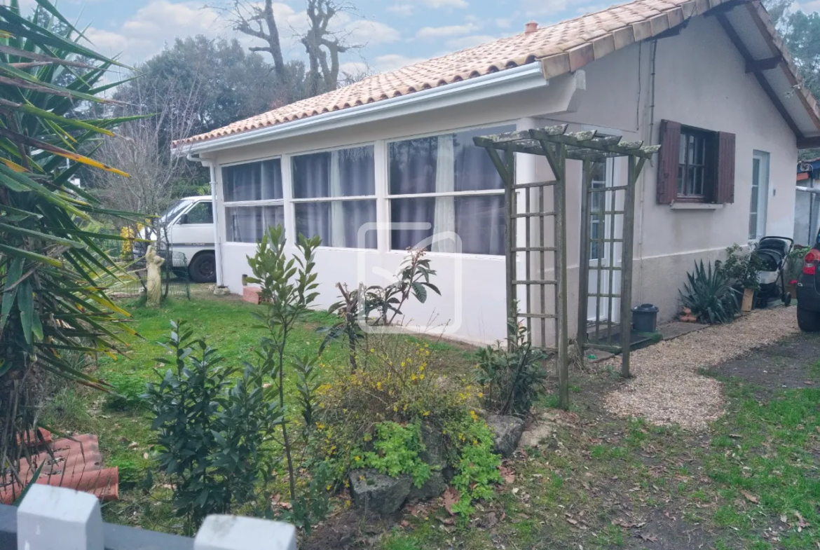 À vendre : Charmante maison de 46 m² au Verdon-sur-Mer, proche de la plage 