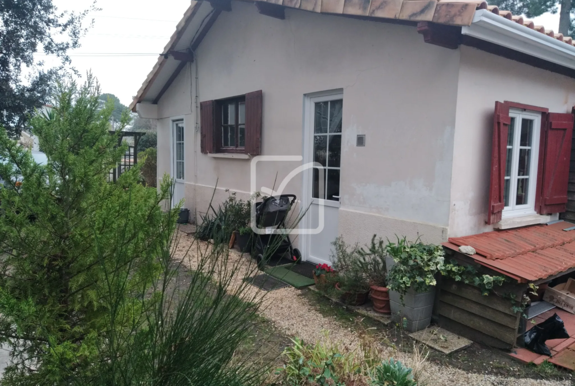 À vendre : Charmante maison de 46 m² au Verdon-sur-Mer, proche de la plage 