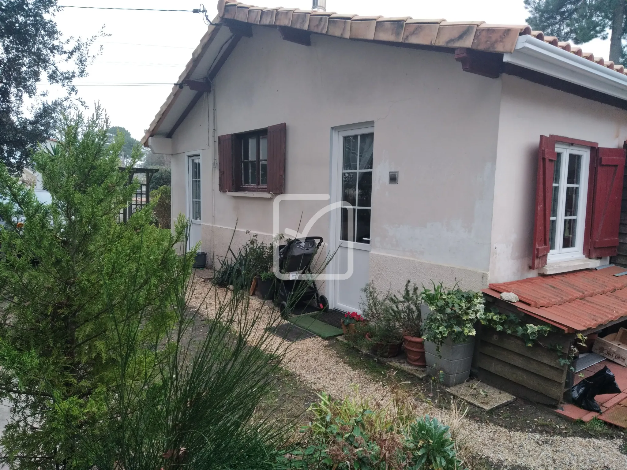 À vendre : Charmante maison de 46 m² au Verdon-sur-Mer, proche de la plage 