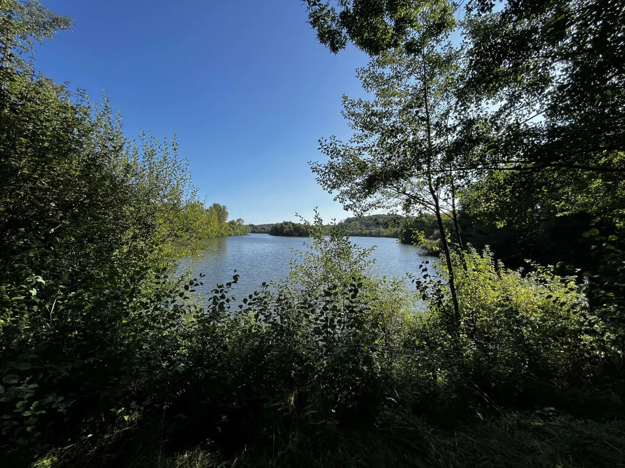 Terrain de loisir avec étang à Traves de 14,80 Ha 