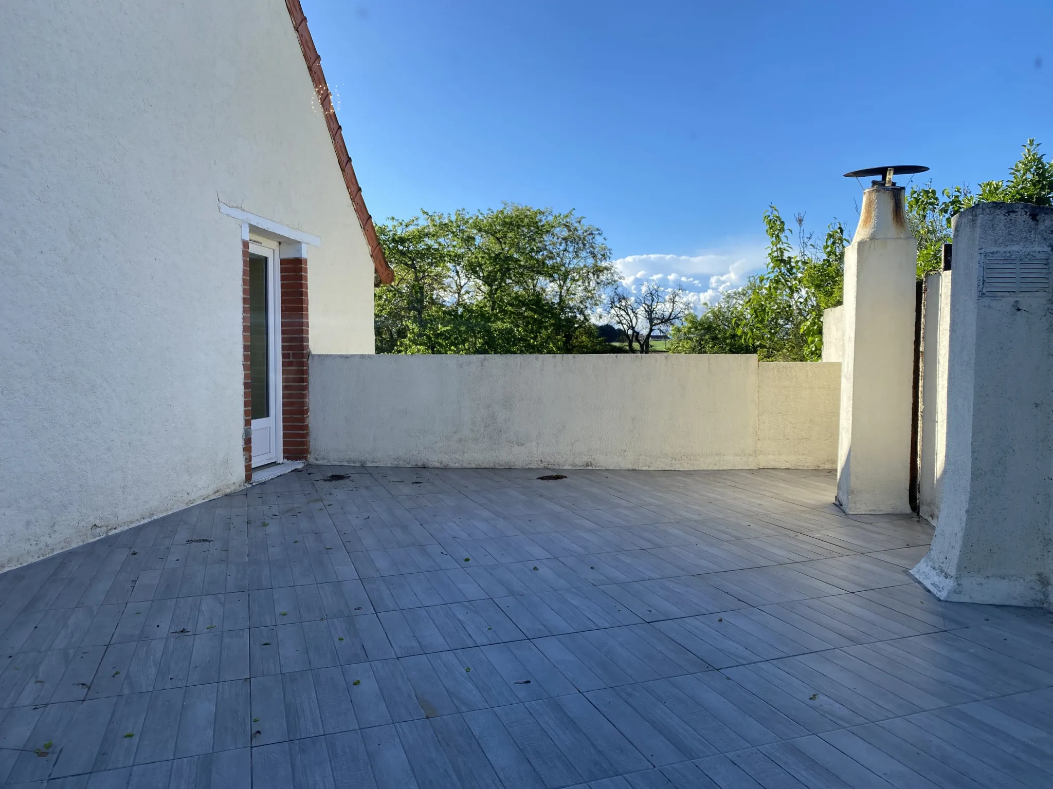 Maison Familiale Spacieuse à Massay avec Piscine et Appartement Indépendant 