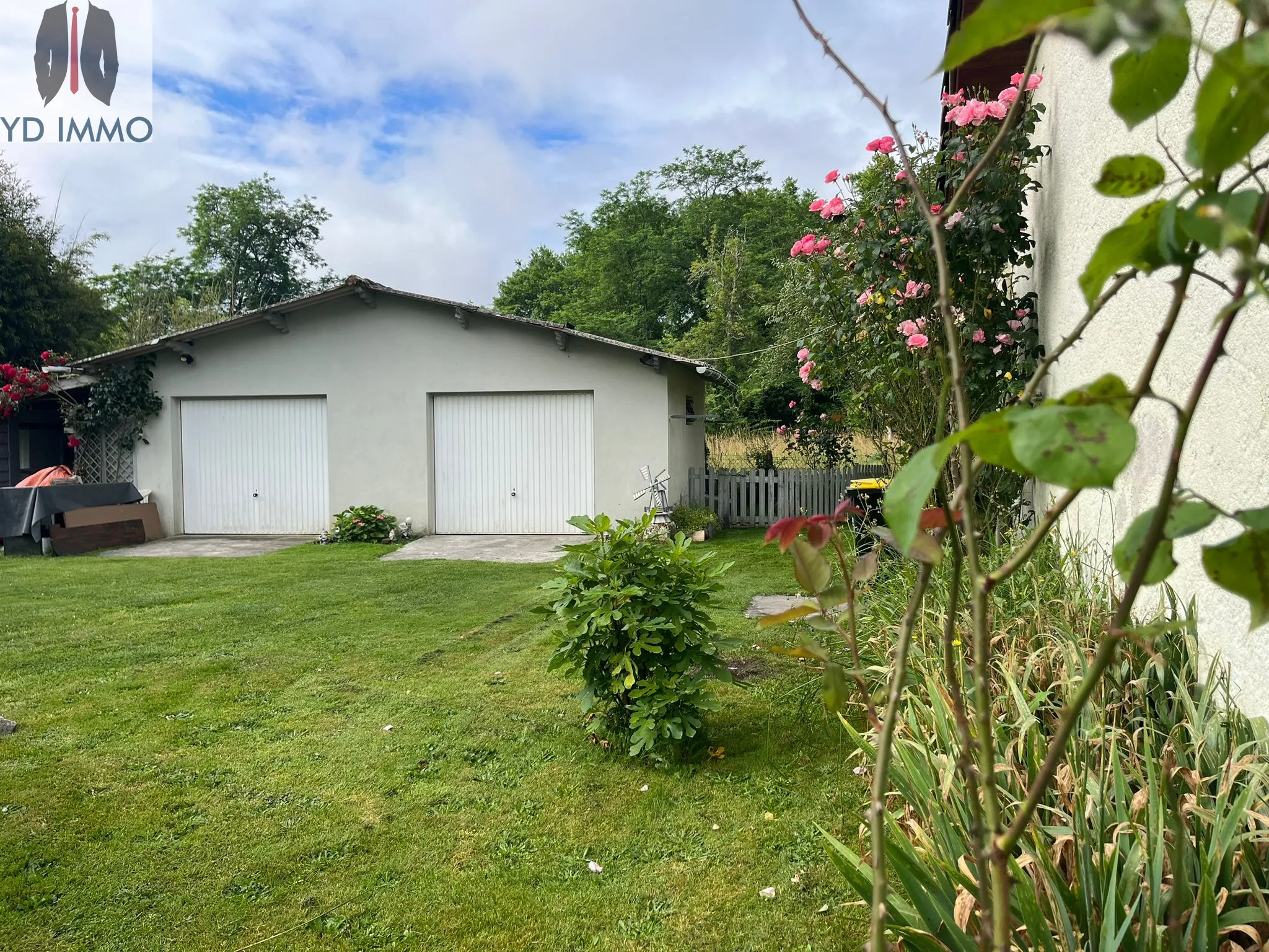 Maison de charme 3 chambres avec garages à Louchats 