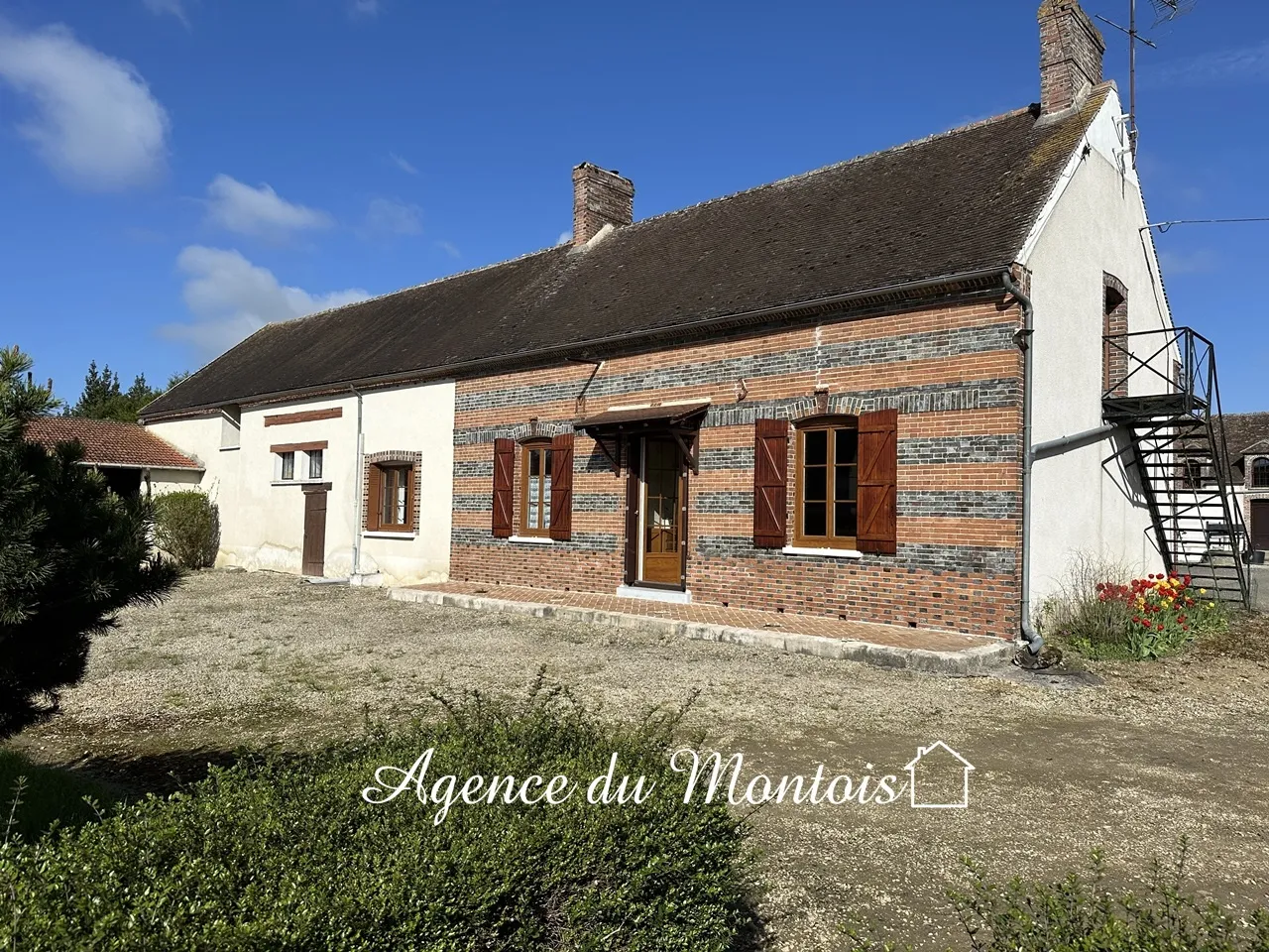 Fermette à rénover à Donnemarie-Dontilly avec jardin de 1300 m² 