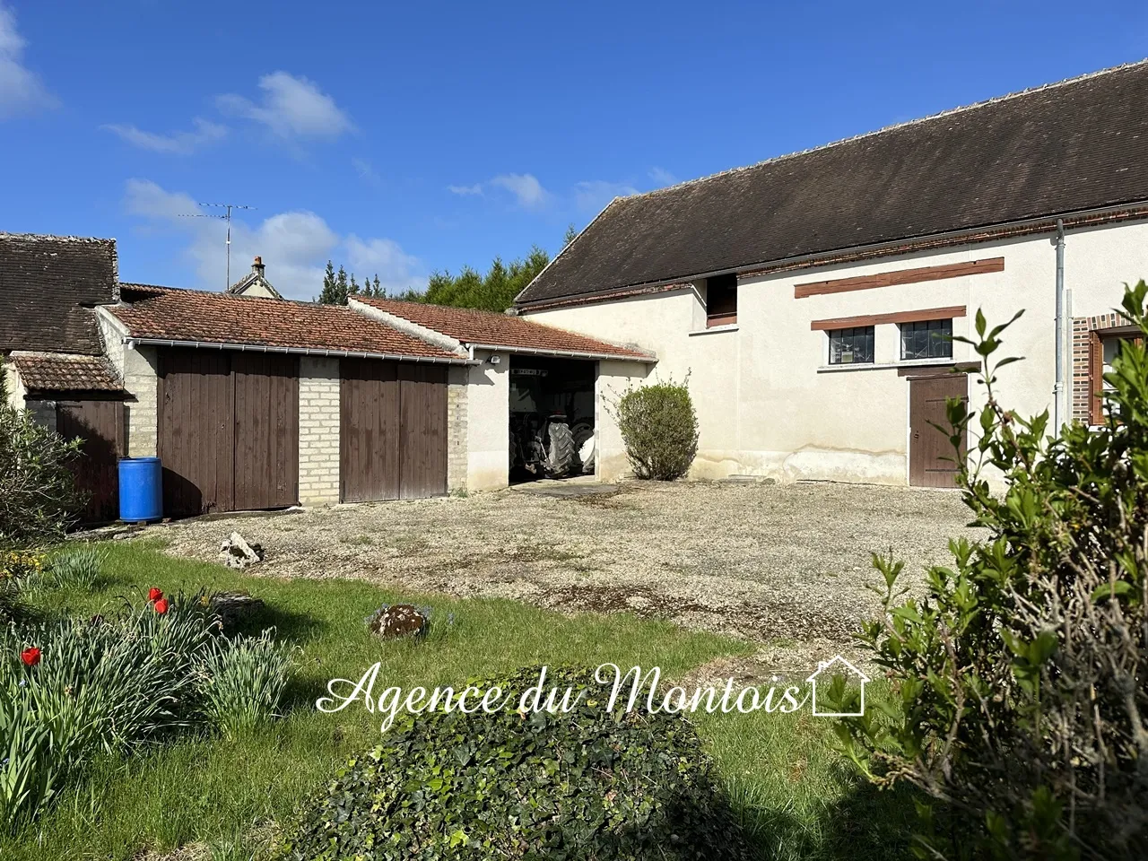 Fermette à rénover à Donnemarie-Dontilly avec jardin de 1300 m² 