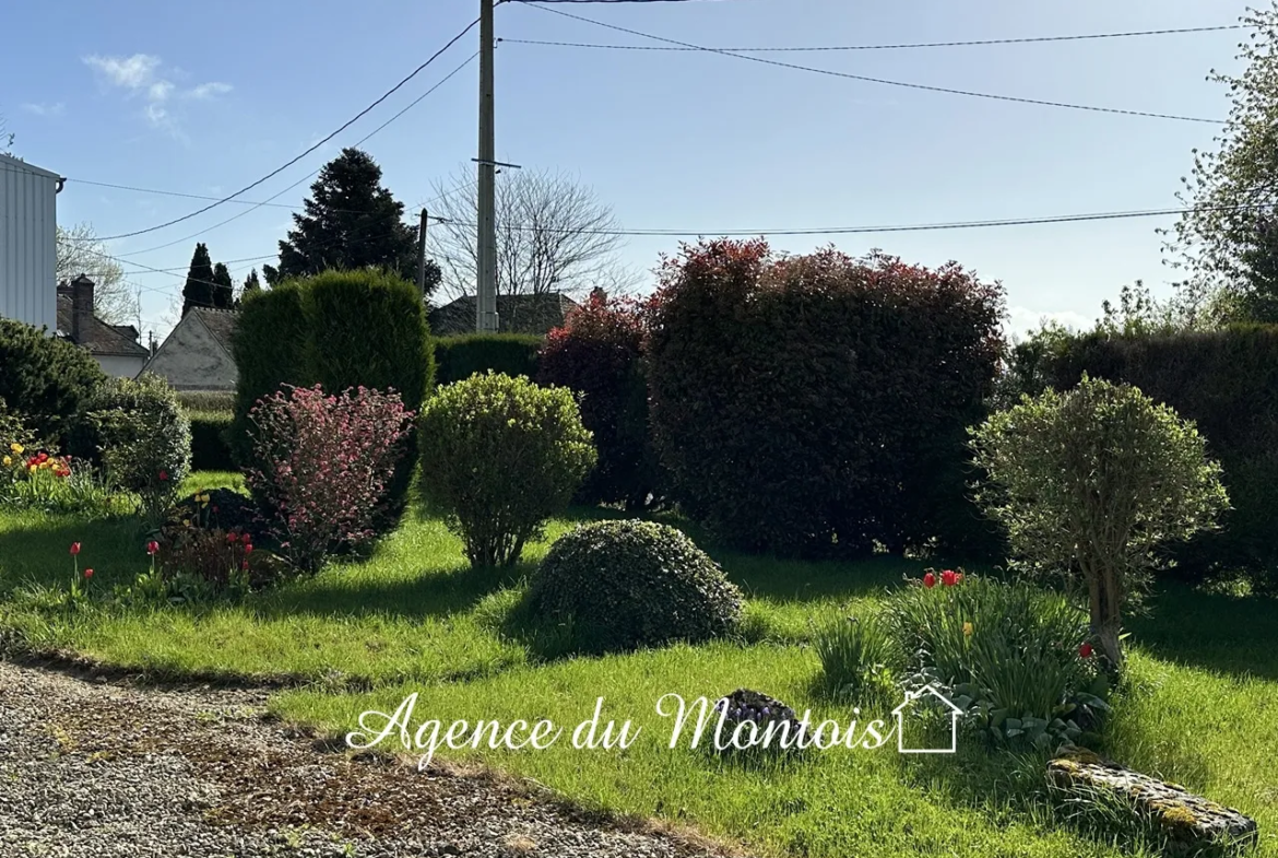 Fermette à rénover à Donnemarie-Dontilly avec jardin de 1300 m² 