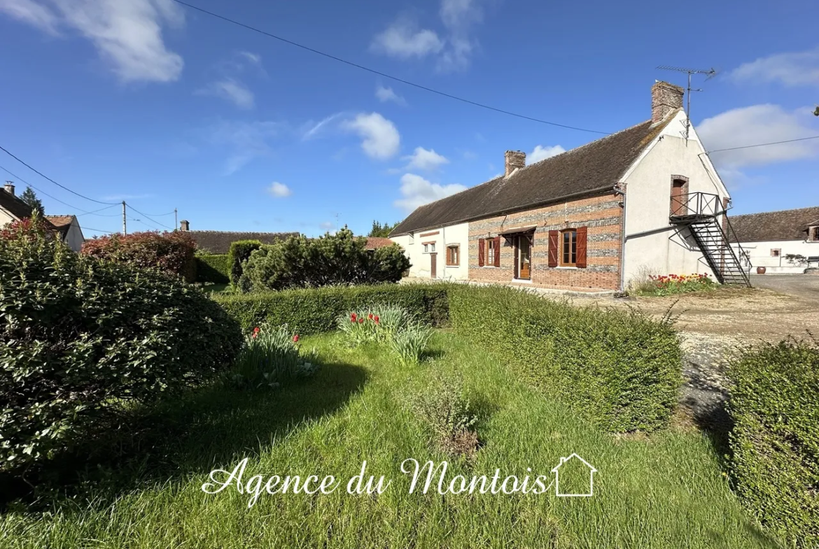 Fermette à rénover à Donnemarie-Dontilly avec jardin de 1300 m² 